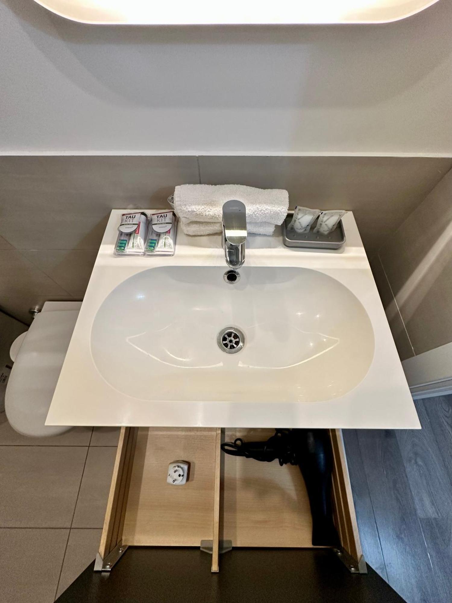 Purple House - Garibaldi Fs Apartment Милано Екстериор снимка