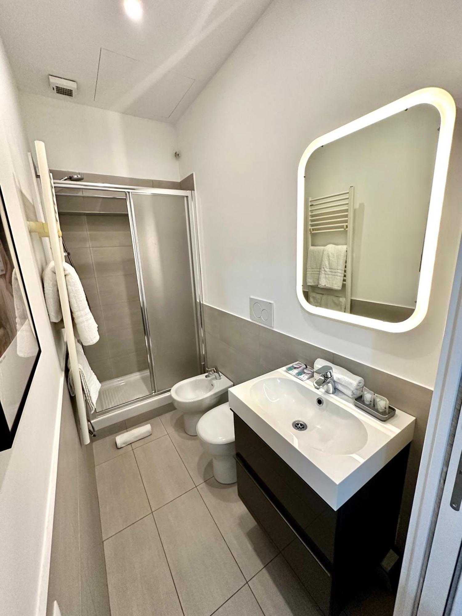 Purple House - Garibaldi Fs Apartment Милано Екстериор снимка