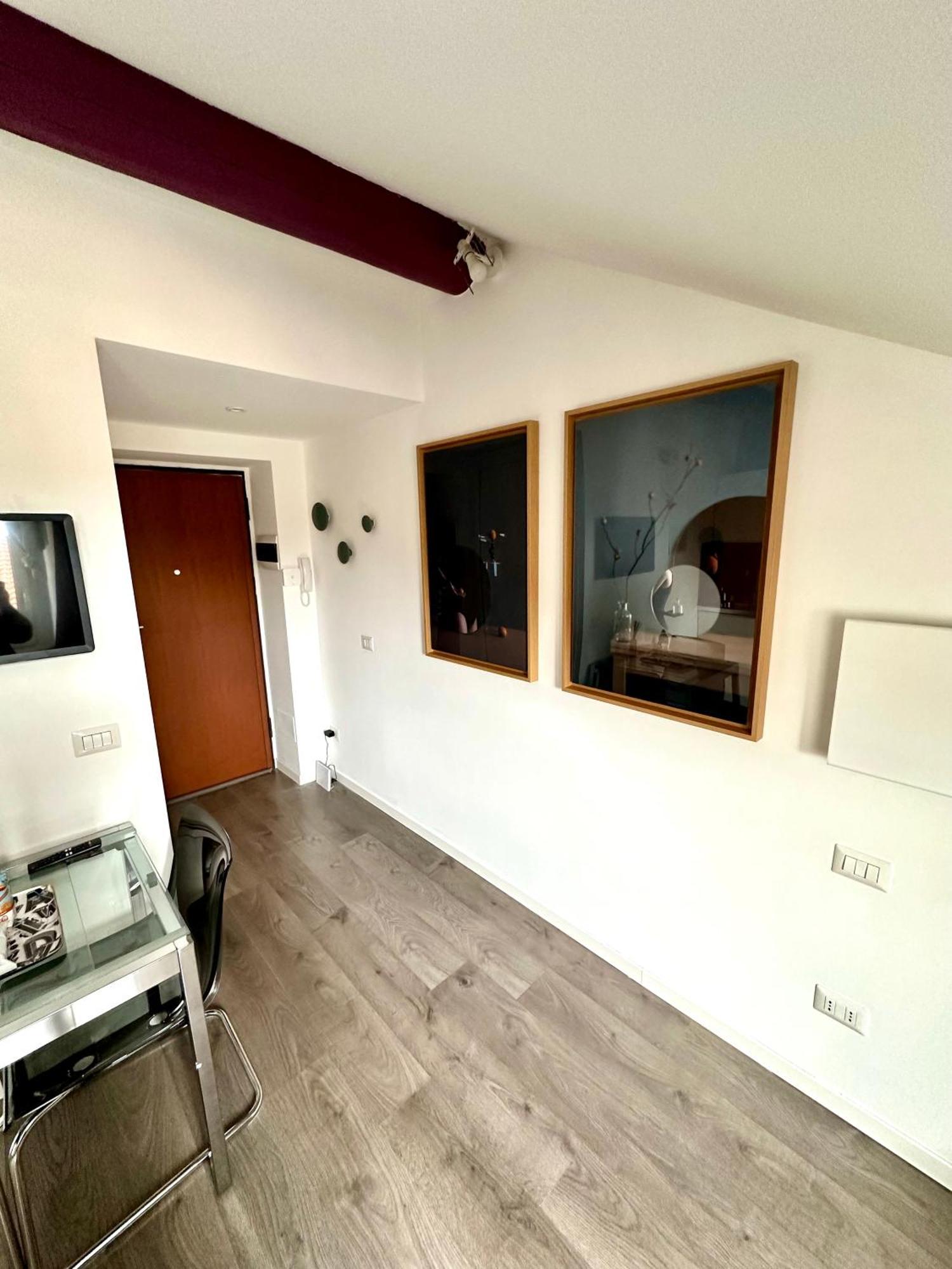 Purple House - Garibaldi Fs Apartment Милано Екстериор снимка